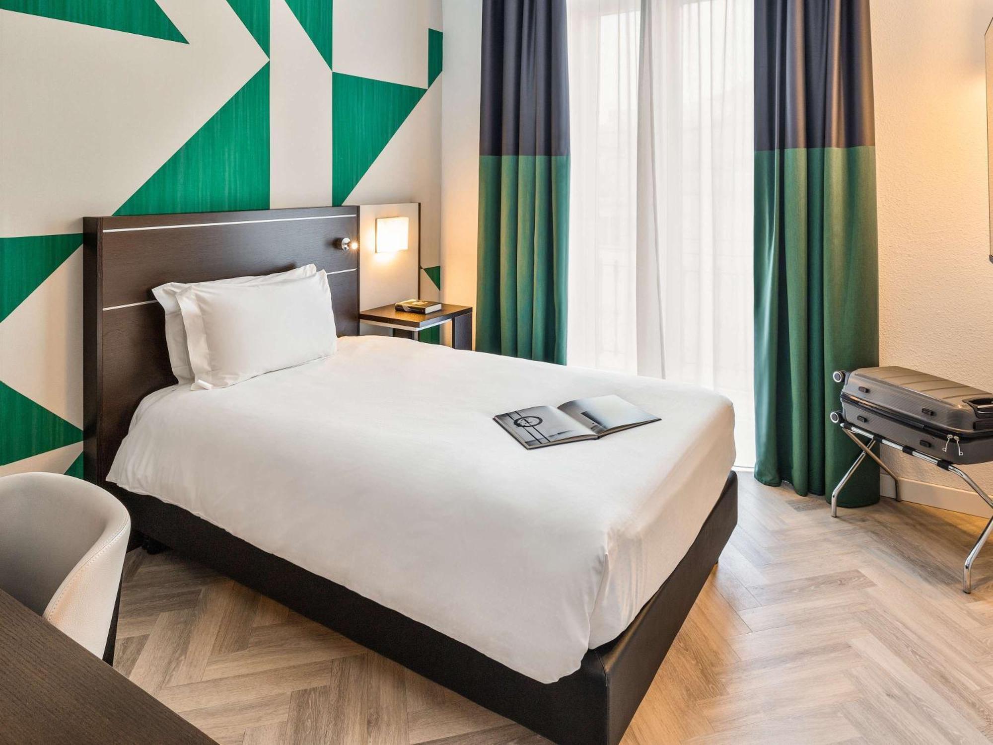 Mercure Napoli Centro Angioino Exterior photo