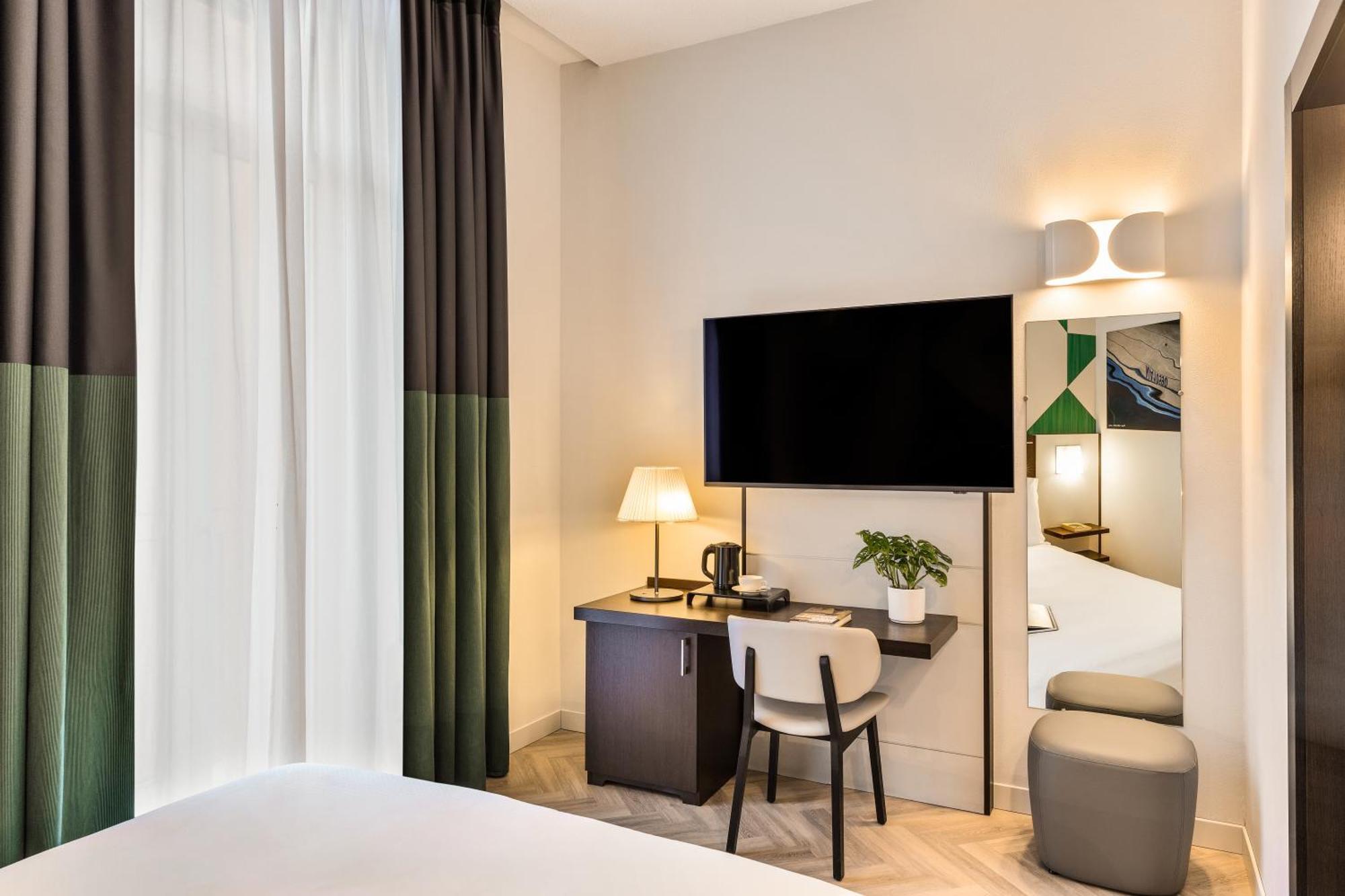 Mercure Napoli Centro Angioino Exterior photo