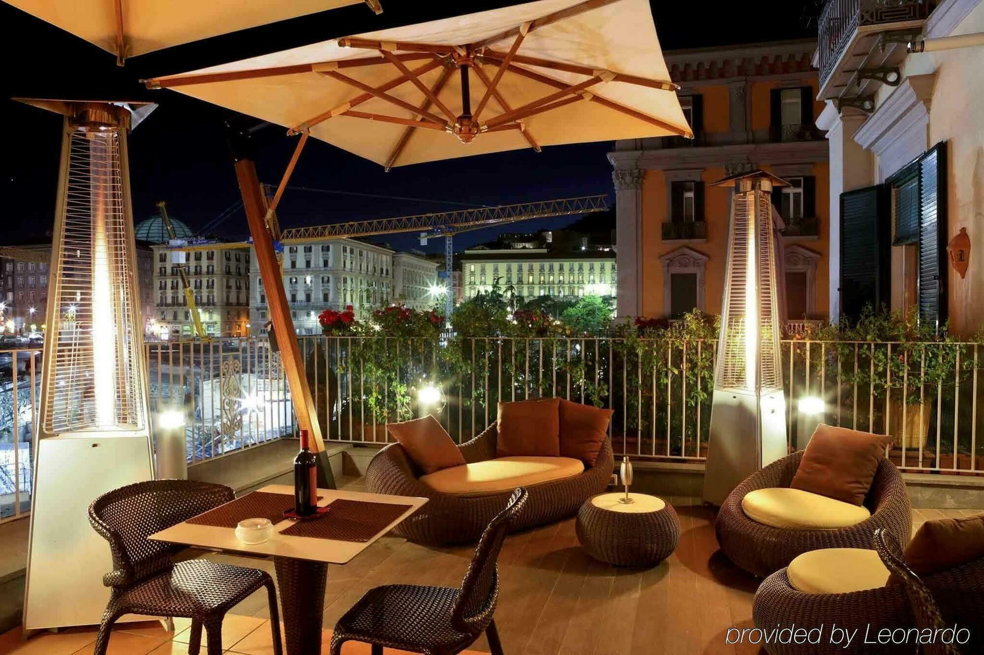 Mercure Napoli Centro Angioino Exterior photo